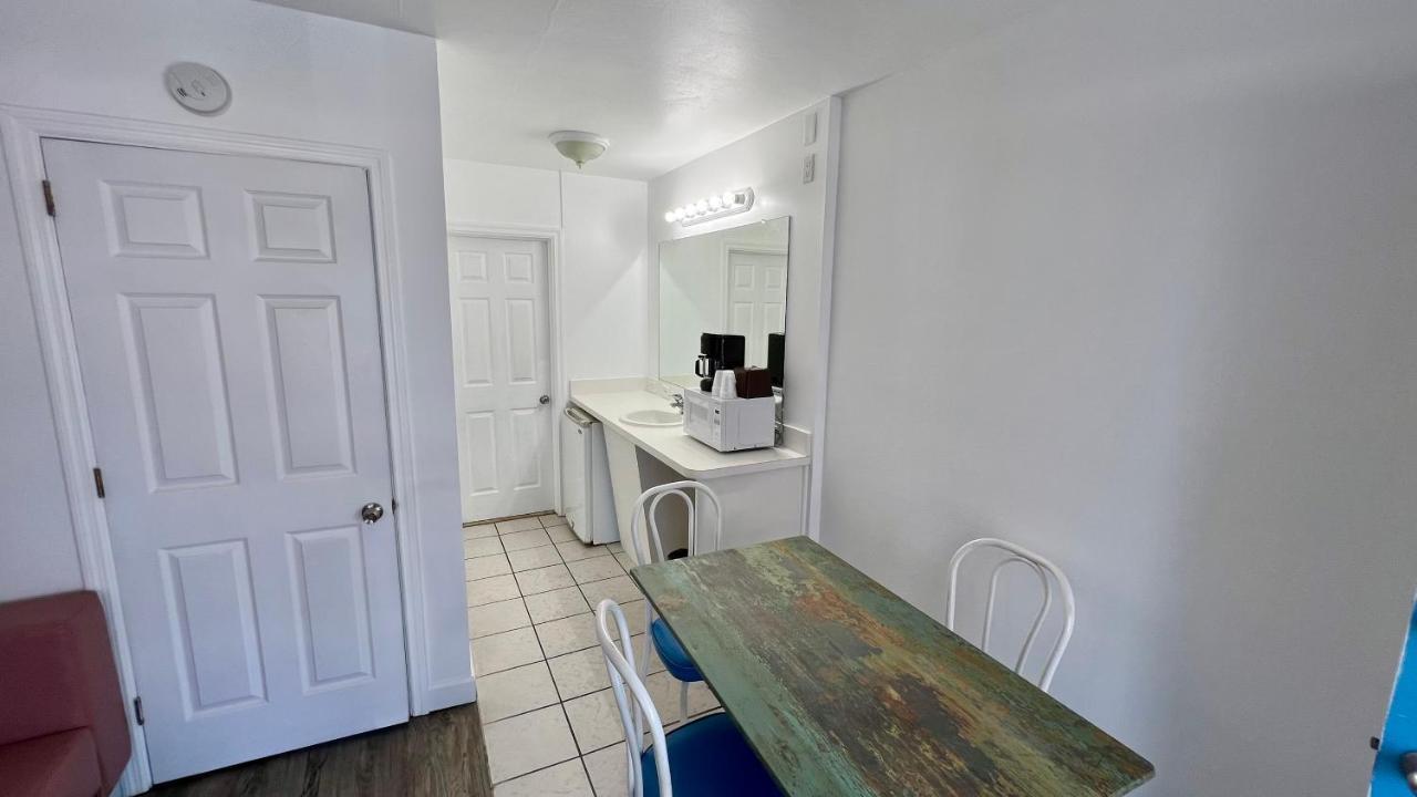 Riviera Resort & Suites Wildwood Bagian luar foto
