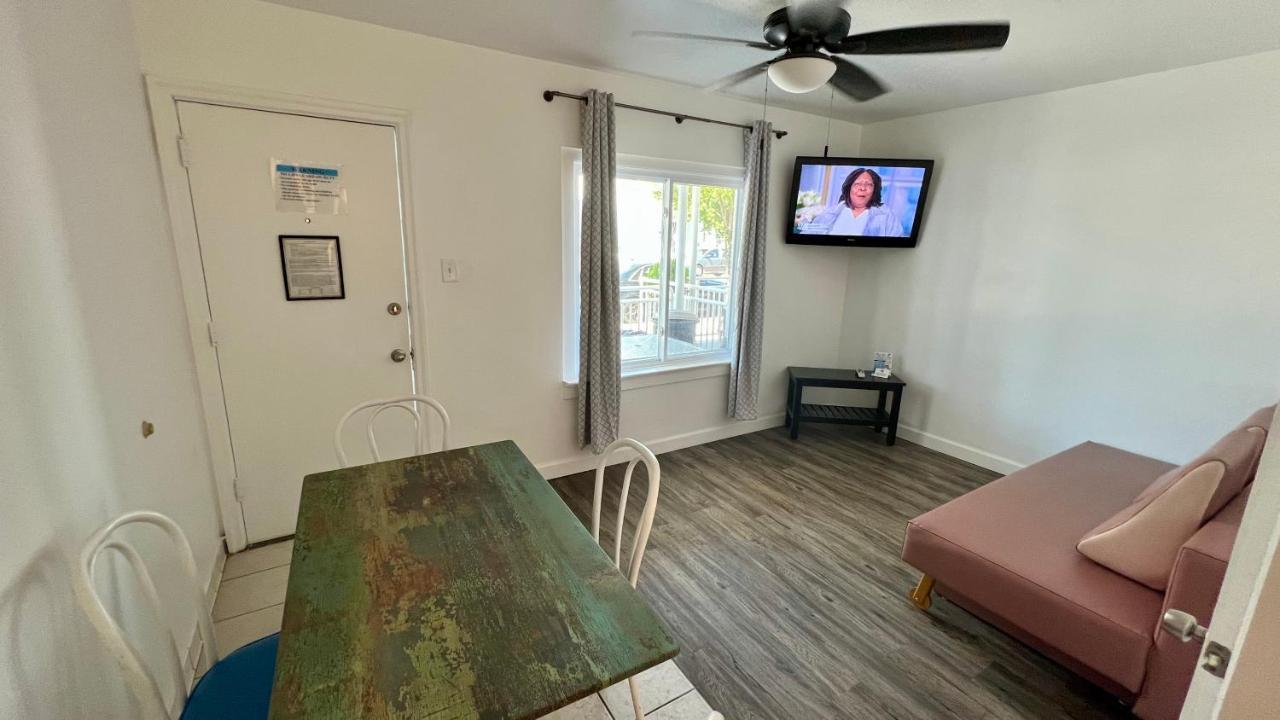 Riviera Resort & Suites Wildwood Bagian luar foto