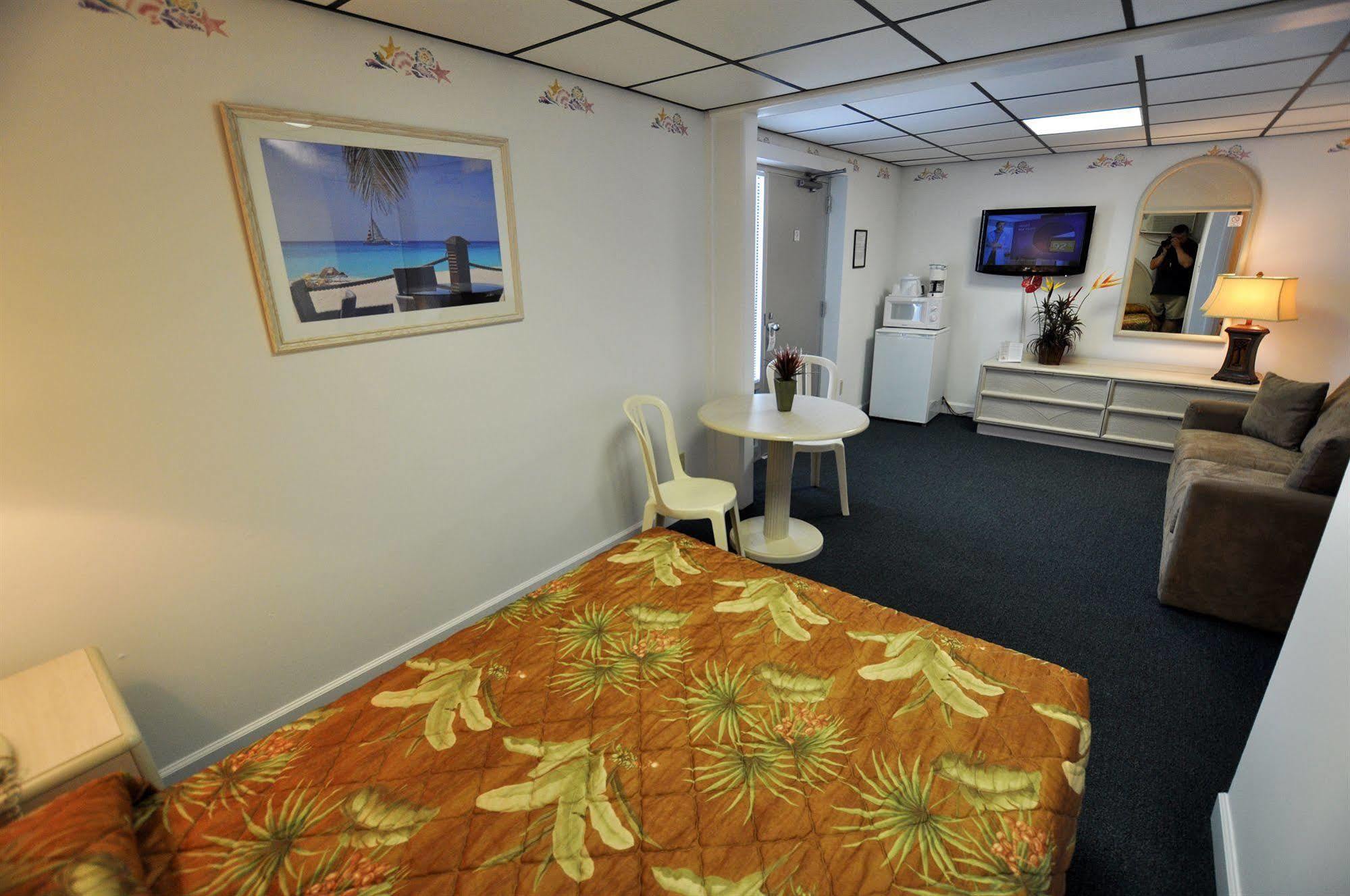 Riviera Resort & Suites Wildwood Bagian luar foto