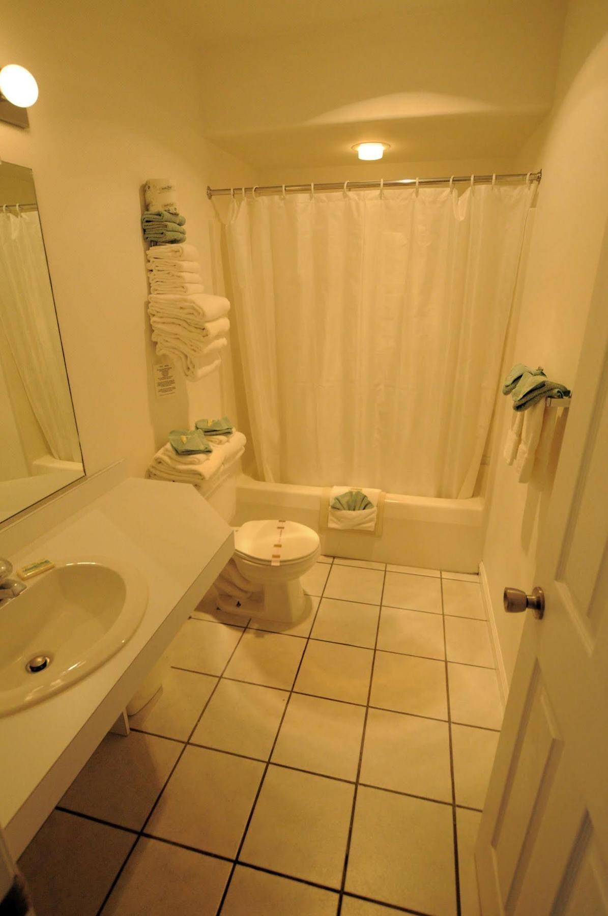 Riviera Resort & Suites Wildwood Bagian luar foto